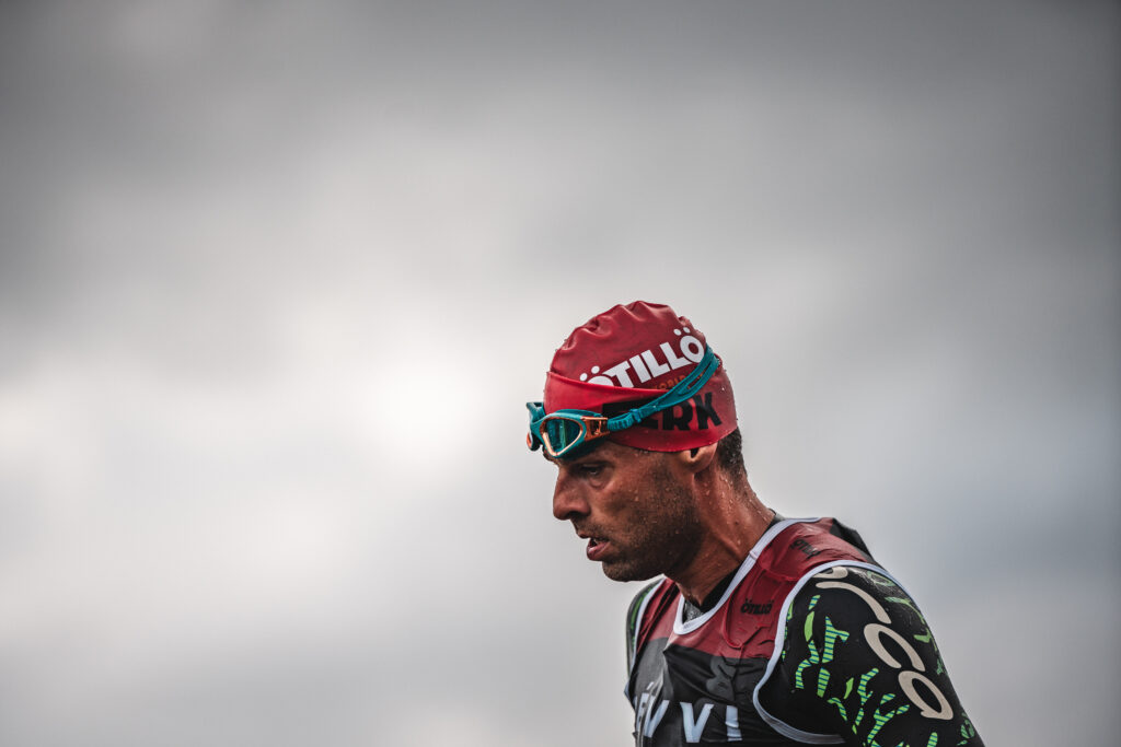 commercial sports photographer On ÖtillÖ Swimrun 
