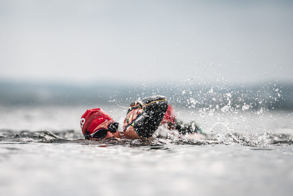 Swimrun ÖtillÖ photography, athlete swimming in open water